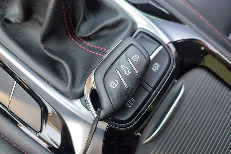 Used MG HS 2019 20T Manual Two-Wheel Drive Luxury Edition China VI Standard
