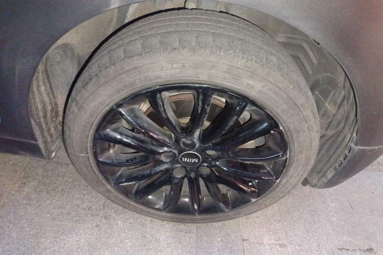 Used MINI Clubman 2016 Revised 1.5T COOPER Right Front Wheel Hub