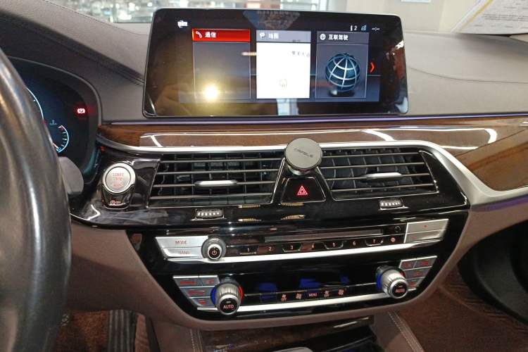 Used BMW 5 Series 2019 Facelifted 525Li Luxury Package
