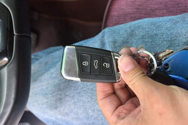 Used Volkswagen Magotan 2019 330TSI DSG Leading Model China VI Standard Vehicle Key