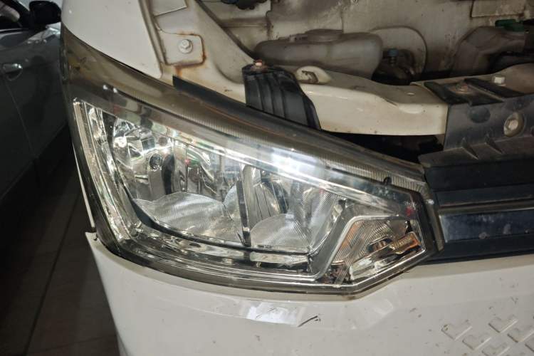Used Dongfeng Yufeng EM26 2023 Standard Edition 41.472 kWh Henan Lithium Power Right Front Headlight