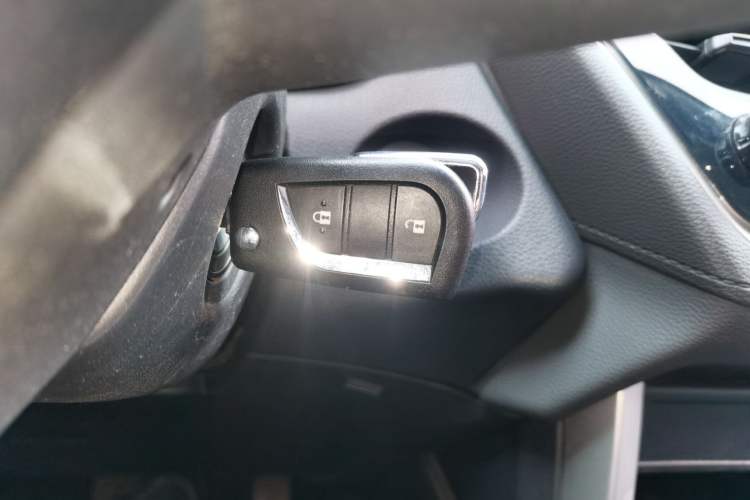 Used Toyota FRONTLANDER 2023 2.0L CVT Elite Edition Vehicle Key