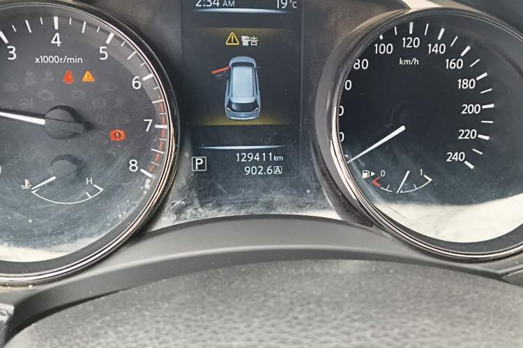 Used Nissan X-Trail 2014 2.0L CVT Comfort Edition 2WD Odometer Close Up