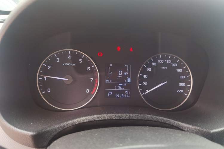 Used Hyundai ix25 2015 1.6L Automatic Two-Wheel-Drive Deluxe DLX Model Instrument Cluster