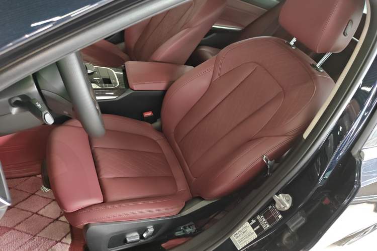 Used BMW 3 Series 2022 325Li M Sport Package Left Front Seat