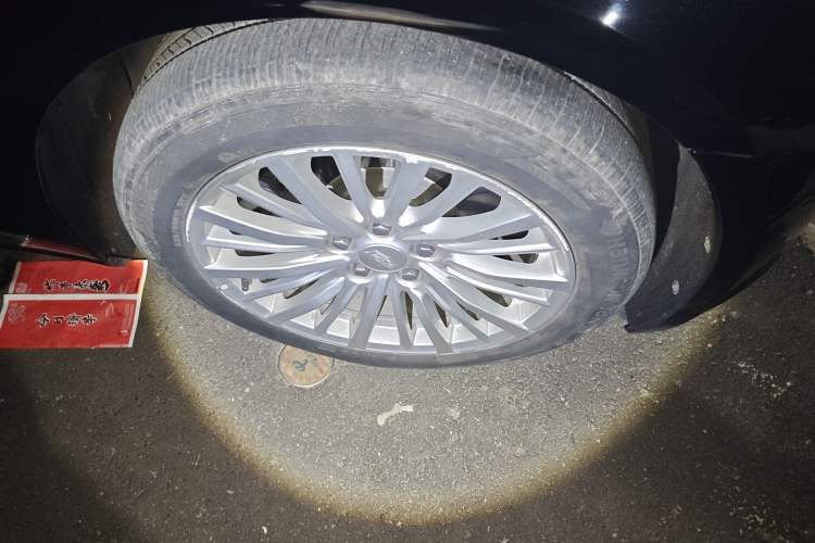 Used Cadillac CT6 2021 28T Luxury Version Right Front Wheel Hub