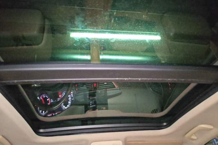 Used Audi A6L 2012 35 FSI quattro Luxury Model Headliner