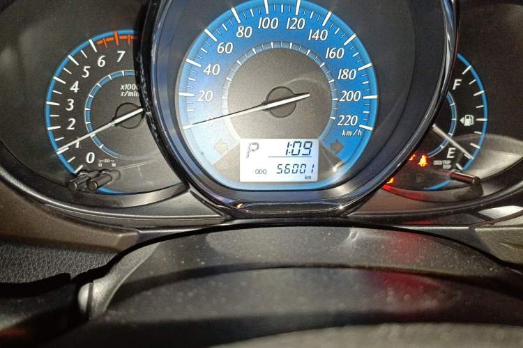 Used Toyota YARiS L Zhi Xuan 2015 1.5E Automatic Charm Edition Odometer Close Up