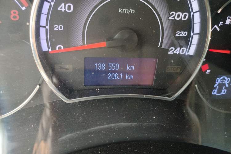 Used Renault Koleos 2015 2.5L Two-Wheel Drive Comfort Edition Odometer Close Up