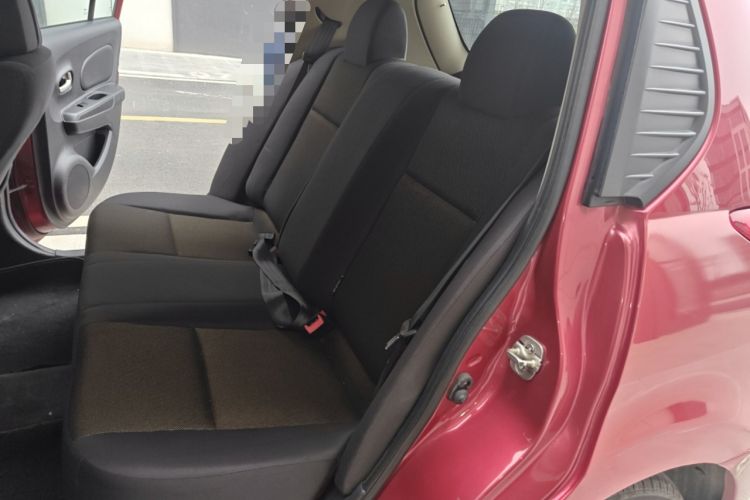 Used Venucia R50 2013 1.6L Manual Fashion Edition