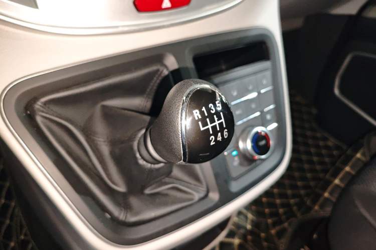 Used JAC Refine M4 2020 2.0 CTI Diesel Manual Jingrui Model China VI Standard