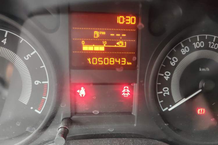 Used Peugeot 301 2014 1.6L Manual Comfort Edition