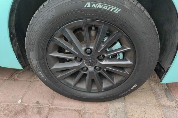 Used Toyota Levin 2016 Dual-Engine 1.8H GS E-CVT Elite Model with Sunroof