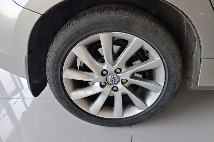 Used Volvo V60 2014 T5 Zhiyi Edition