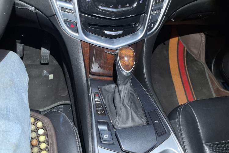 Used Cadillac SRX 2015 3.0L Elite Model
