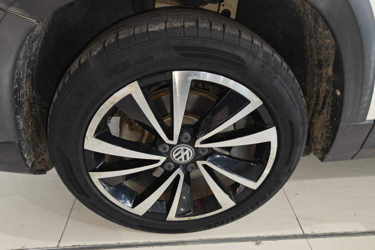 Used Volkswagen Tharu 2020 280TSI Two-Wheel Drive Luxury Edition China VI Standard Left Front Wheel Hub