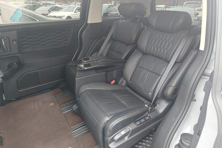 Used Honda Elysion 2024 2.0L eHEV Luxury Edition