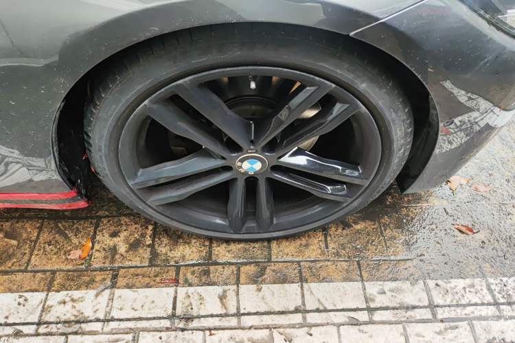 Used BMW 4 Series 2019 430i Gran Coupe M Sport Night Edition Right Front Wheel Hub