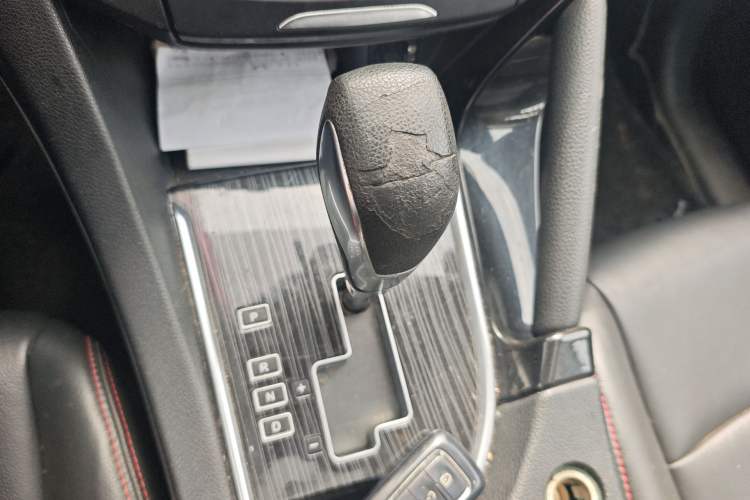 Used Dongfeng Aeolus AX7 2016 2.0L Automatic Zhiyi Trim