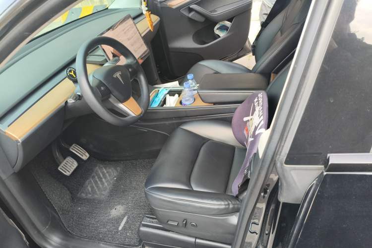 Used Tesla Model Y 2021 Long-Range All-Wheel-Drive Version