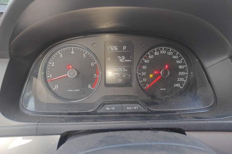 Used Volkswagen Gran Lavida 2013 1.6L Automatic Fashion Model Instrument Cluster