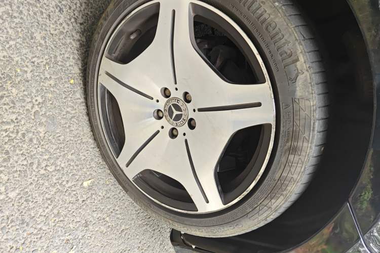 Used Mercedes-Benz Vito 2021 2.0T Elite Version 7 Seats Right Front Wheel Hub