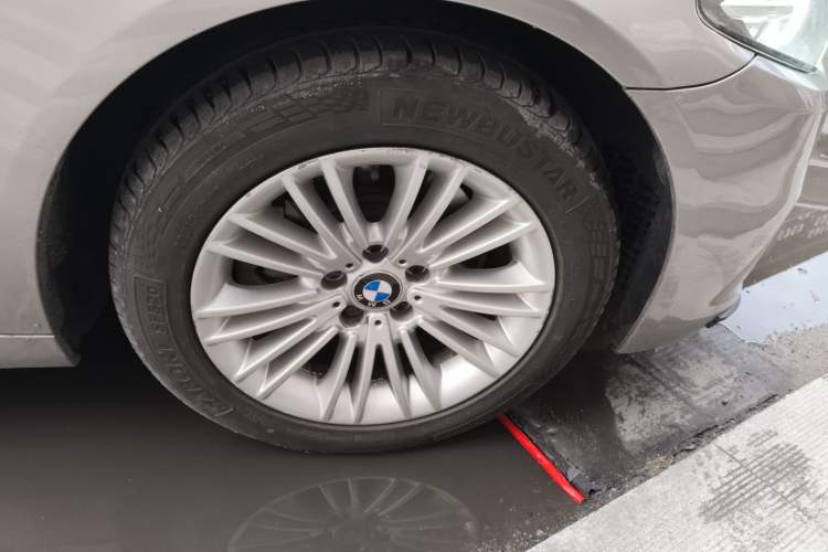 Used BMW 5 Series 2014 525Li Leading Model