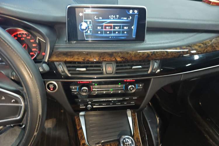 Used Hanteng X7 2016 1.5T Manual Luxury Version Audio And AC Panel