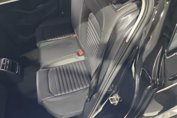 Used Volkswagen Magotan 2019 280TSI DSG Comfort Model China VI Standard Left Rear Seat