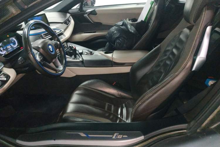 Used BMW i8 2014 Standard Model
