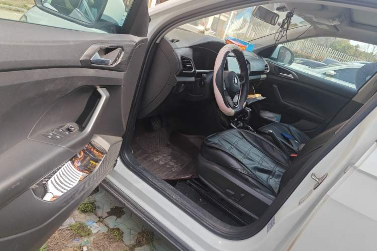 Used Volkswagen Tacqua 2020 1.5L Automatic Yue
