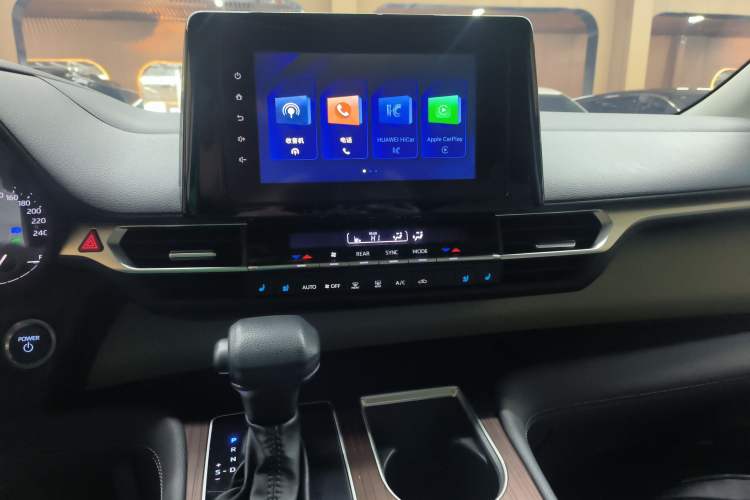 Used Toyota Granvia 2023 2.5L Hybrid Comfort Edition
