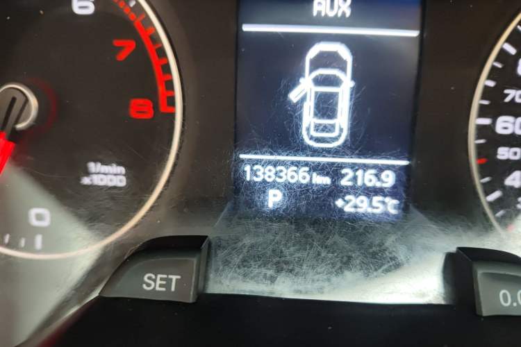 Used Audi A4L 2015 30 TFSI Automatic Comfort Model Odometer Close Up