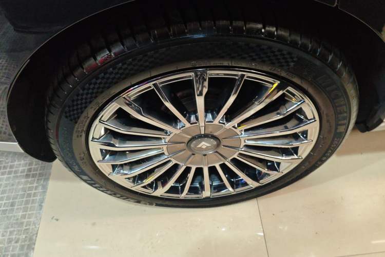 Used Hyptec HL 2025 700 Ultra Six-Seater All-Wheel-Drive LiDAR Version