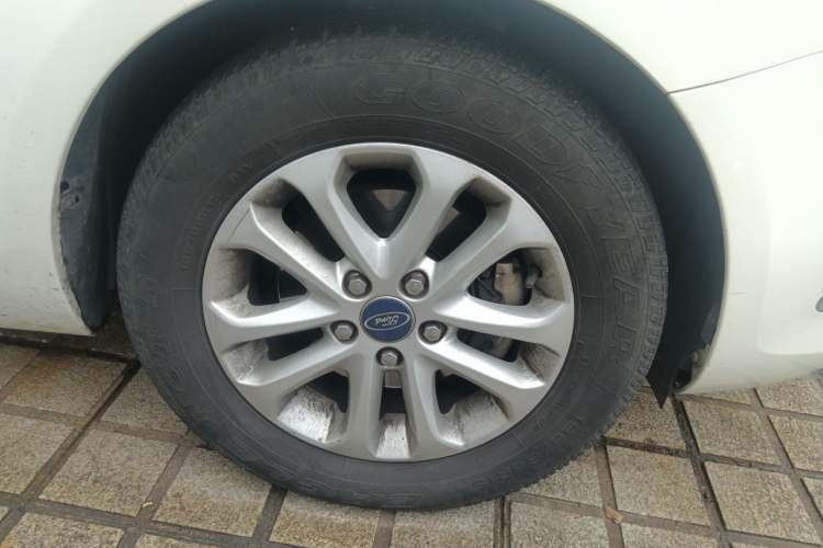 Used Ford Focus 2013 Hatchback Classic 1.8L Manual Base Model