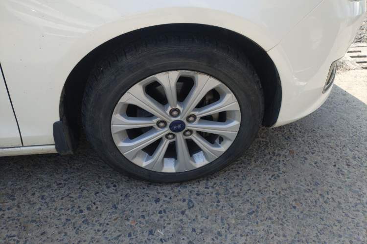 Used Ford Escort 2015 1.5L Automatic Fashion Model
