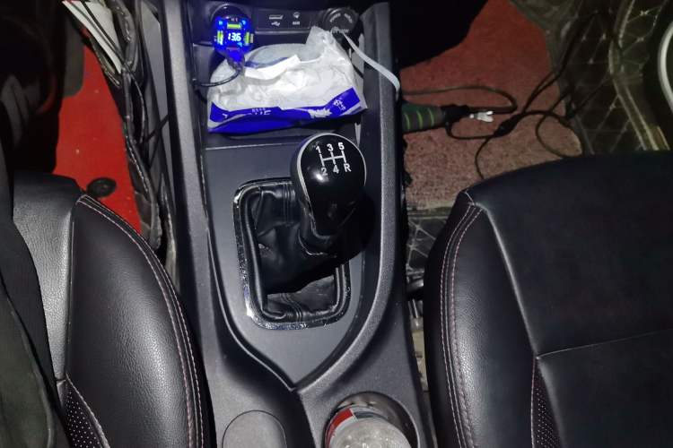 Used CHANGAN CS35 2015 1.6L Manual Luxury Model China IV Standard