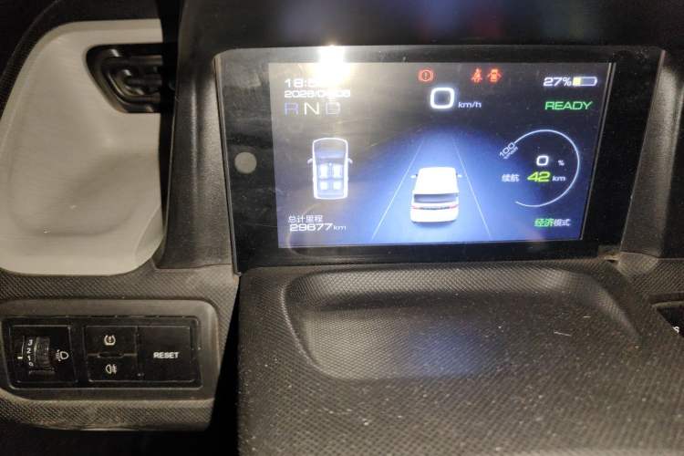 Used Wuling Hongguang MINIEV 2020 Enjoyment Model Lithium Iron Phosphate Odometer Close Up