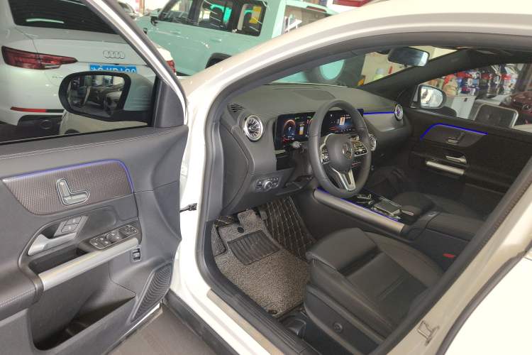 Used Mercedes-Benz GLA 2023 GLA 220
