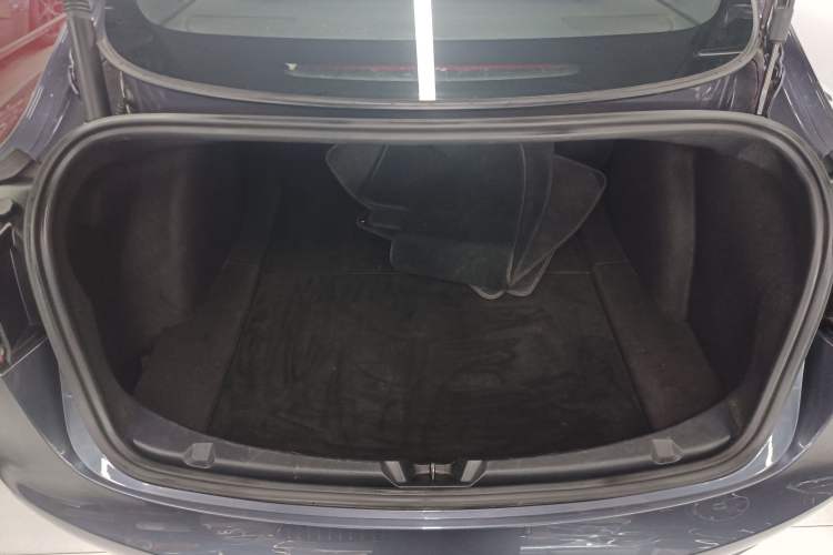 Used Tesla Model 3 2021 Performance High-Performance All-Wheel-Drive Version Trunk