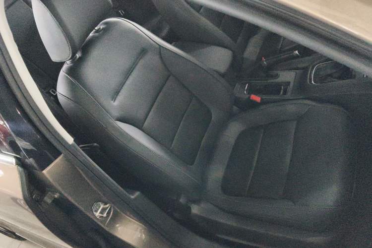 Used Volkswagen Sagitar 2017 1.6L Automatic Comfort Model Right Front Seat