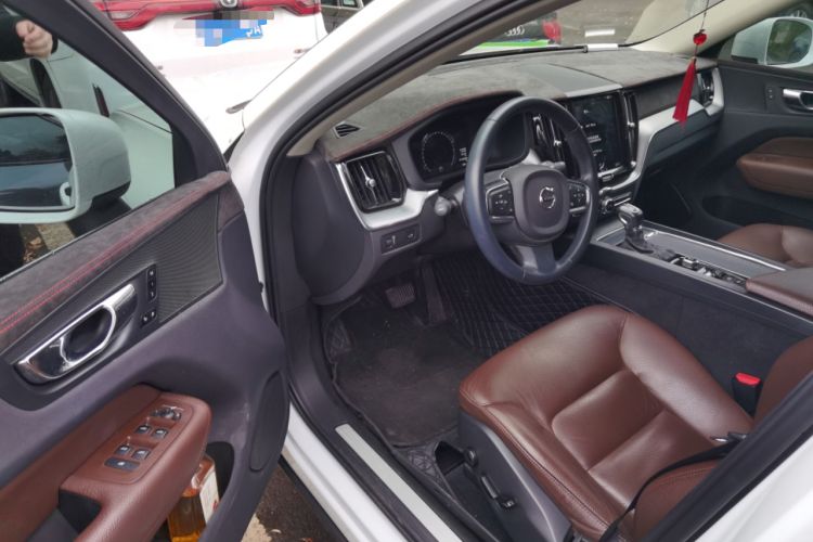 Used Volvo XC60 2020 T5 4x4 Zhiyi Luxury Edition