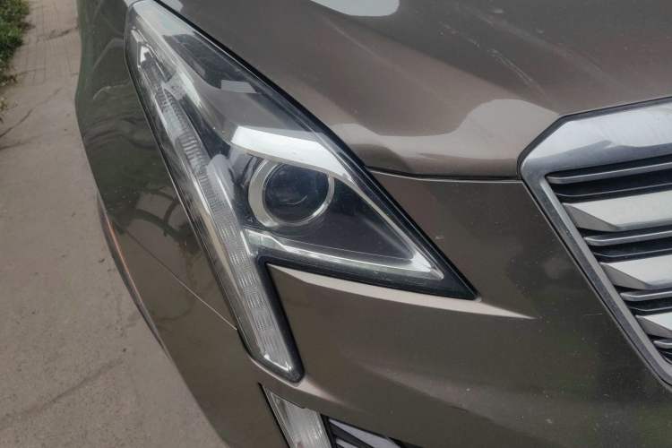 Used Cadillac XT5 2017 Anniversary Edition 25T Luxury Model
