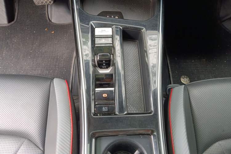 Used Volkswagen Lamando 2023 Lavida L 280TSI DSG Cool & Spicy Edition Gear Lever