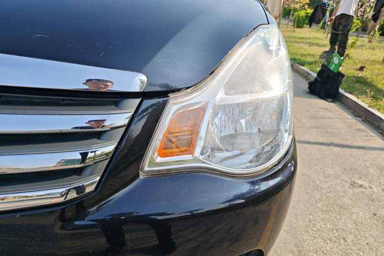 Used Nissan Sylphy 2012 Classic 1.6XE Manual Comfort Edition Left Front Headlight