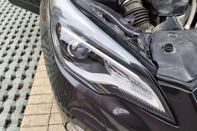 Used Buick Envision 2017 28T Four-Wheel Drive Elite Model Right Front Headlight