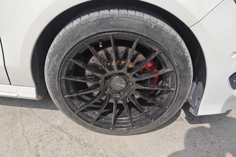 Used Mercedes-Benz CLA 2014 CLA 260 4MATIC Right Front Wheel Hub