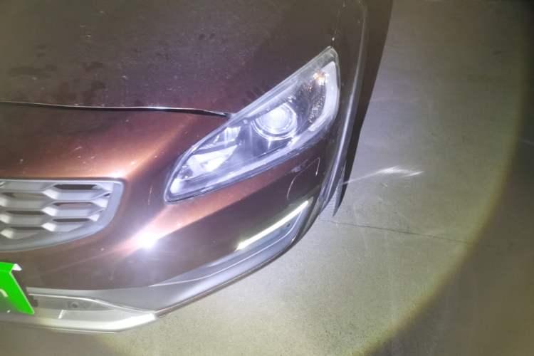 Used Volvo V60 2016 Cross Country T6 AWD
