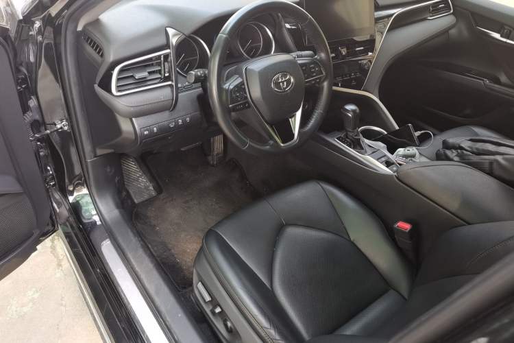 Used Toyota Camry 2023 2.0G Luxury Edition Driver Seat