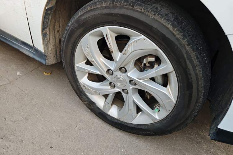 Used Buick Velite 6 2022 Connected & Shared PLUS Right Front Wheel Hub